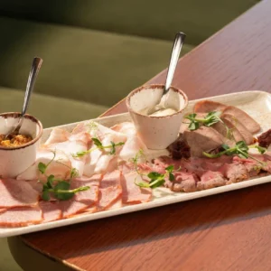 Мясные деликатесы